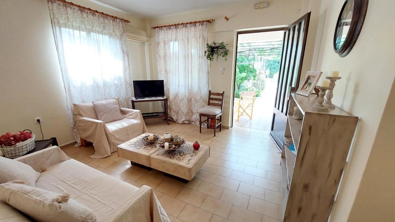 Lourantos Studios & Apartments Vathy  Exterior foto
