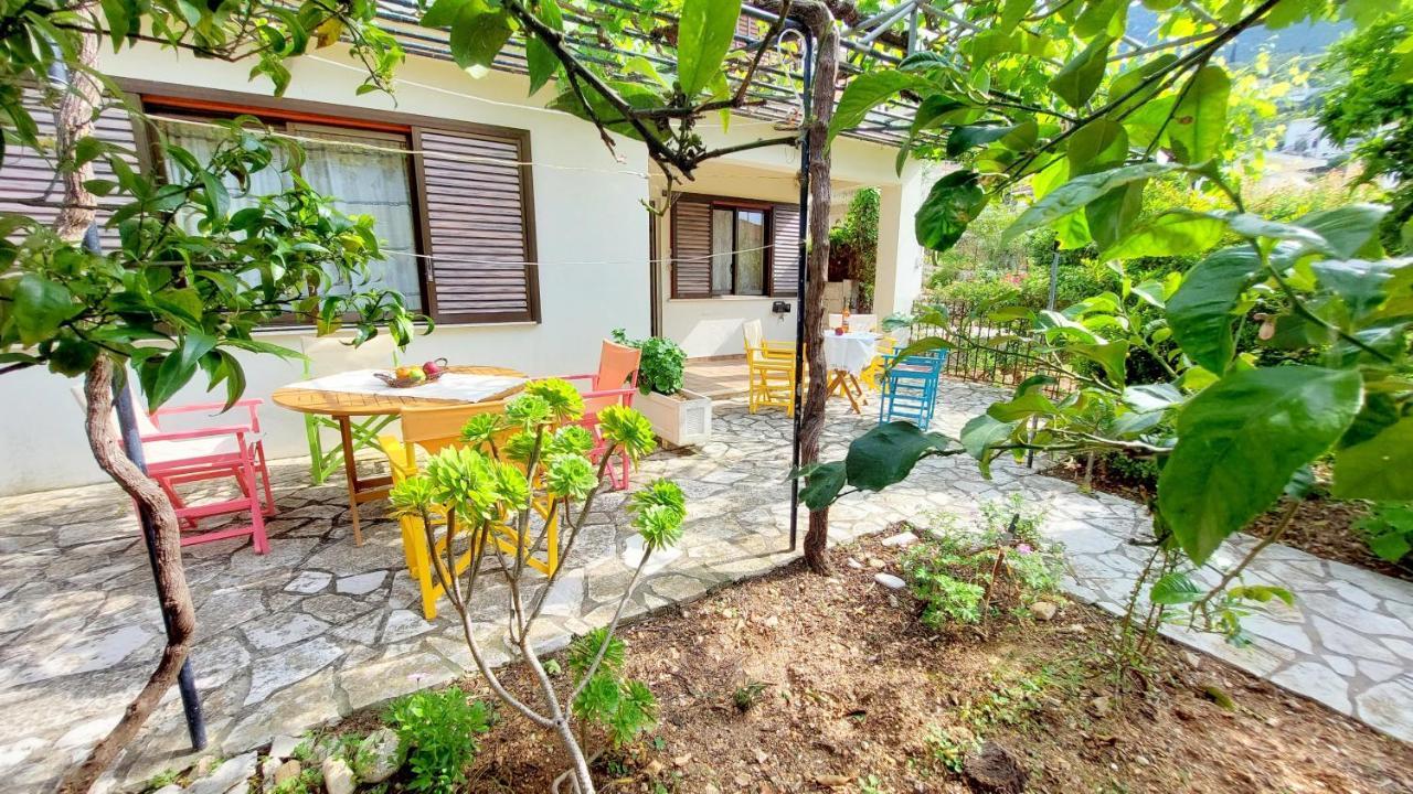 Lourantos Studios & Apartments Vathy  Exterior foto